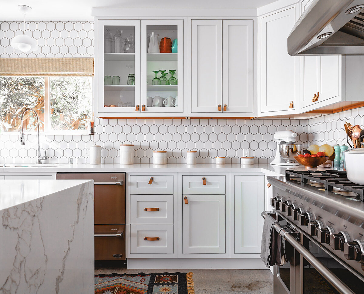 Фотогалерея. Кухни белого цвета.