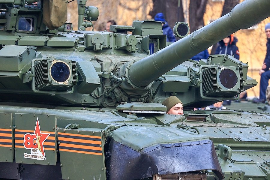 Танк Т-90 после парада по случаю 80-й годовщины победы в Сталинградской битве.Дмитрий Рогулин/ТАСС