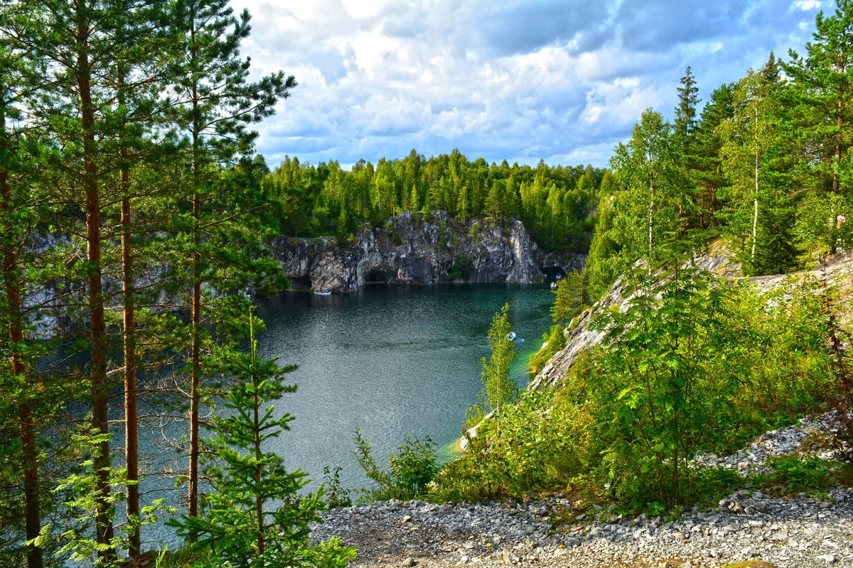 Мраморный  каньон  в  Рускеала.