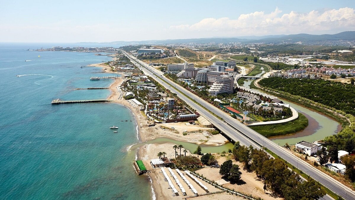 Отель Long Beach Deluxe - восточное начало курорта Авсаллар