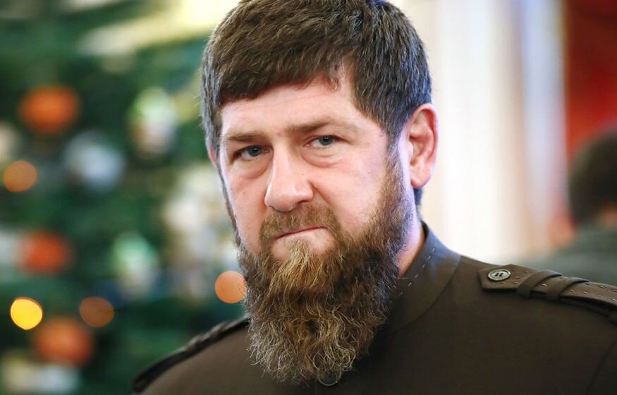     Кадыров встретился с Никитой Журавелем, которого избил его сын