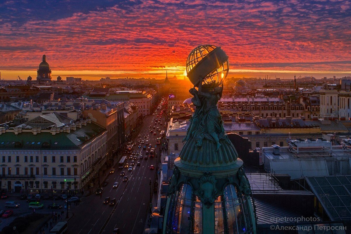 Дом Зингер в Санкт-Петербурге крыша