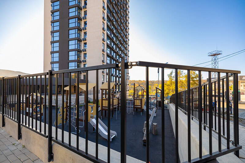 Новые детские площадки появляются у ТОСов Владивостока благодаря грантам правительства Приморья