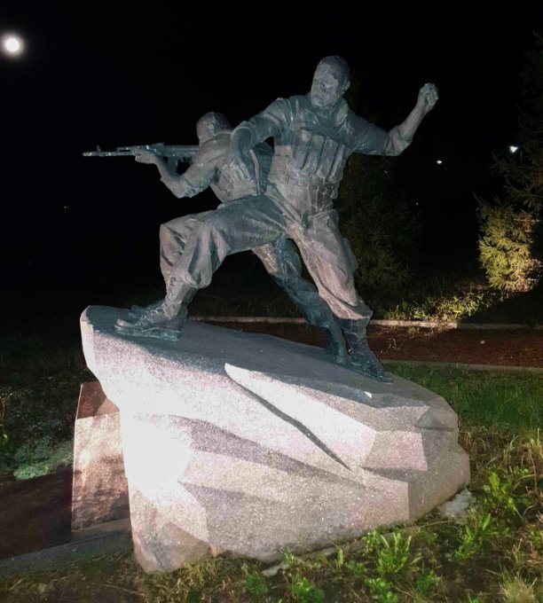Памятник. Источник фото: https://ok.ru/dorogamipamyiti/topic/154568957240704