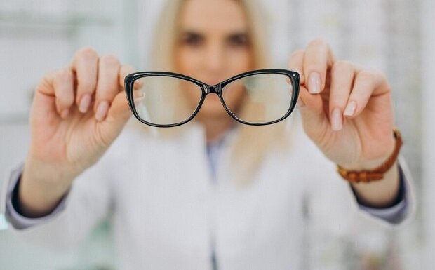 Сегодня очки — часть имиджа человека