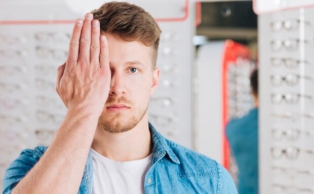 Чтобы сохранить хорошее зрение, нужно регулярно проходить осмотры у офтальмолога