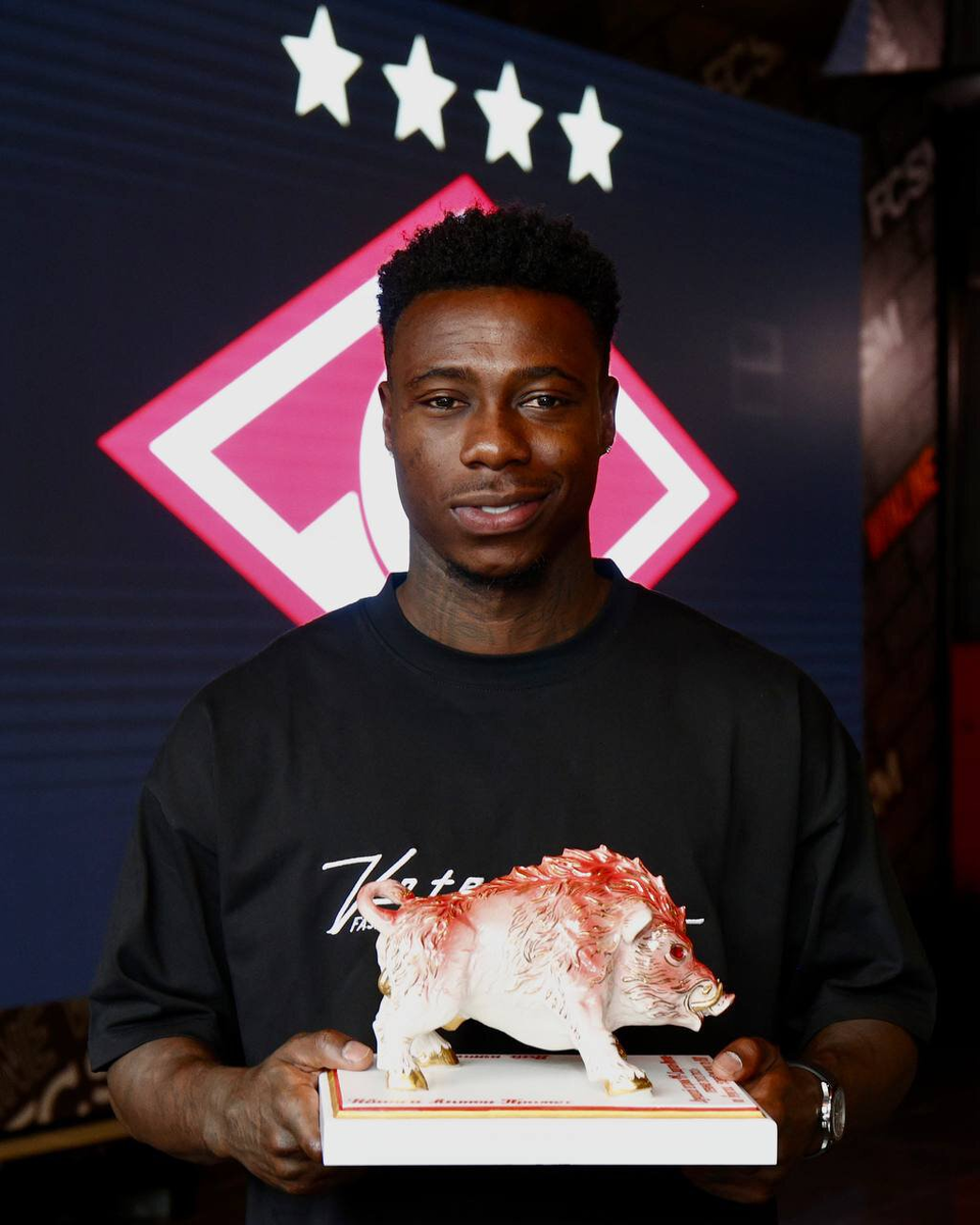 Спартаковец Квинси Промес - получил приз "Золотого кабана" четвертый раз. Фото из интернета.