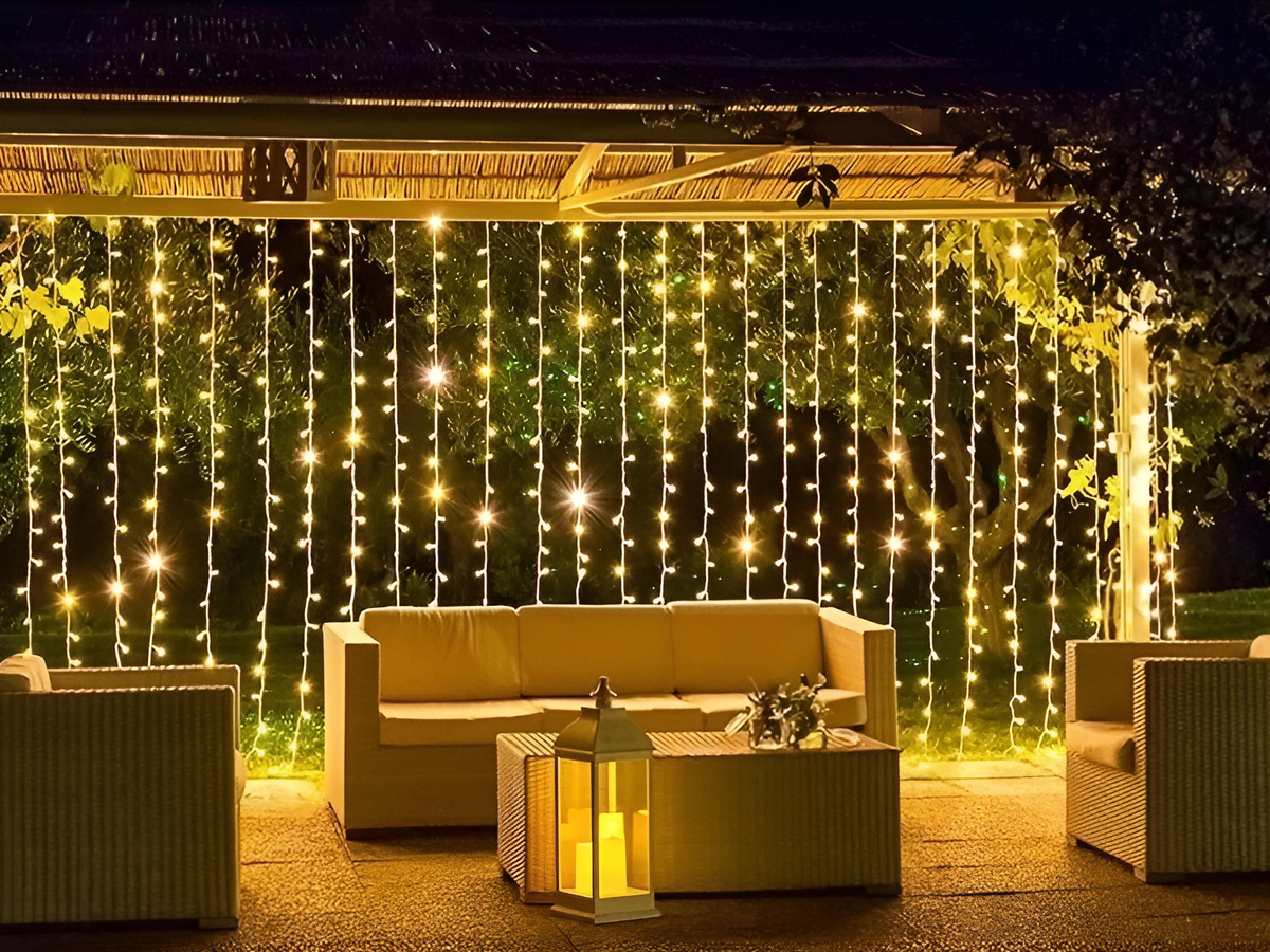 Световой дождь плей лайт на проводе из каучука