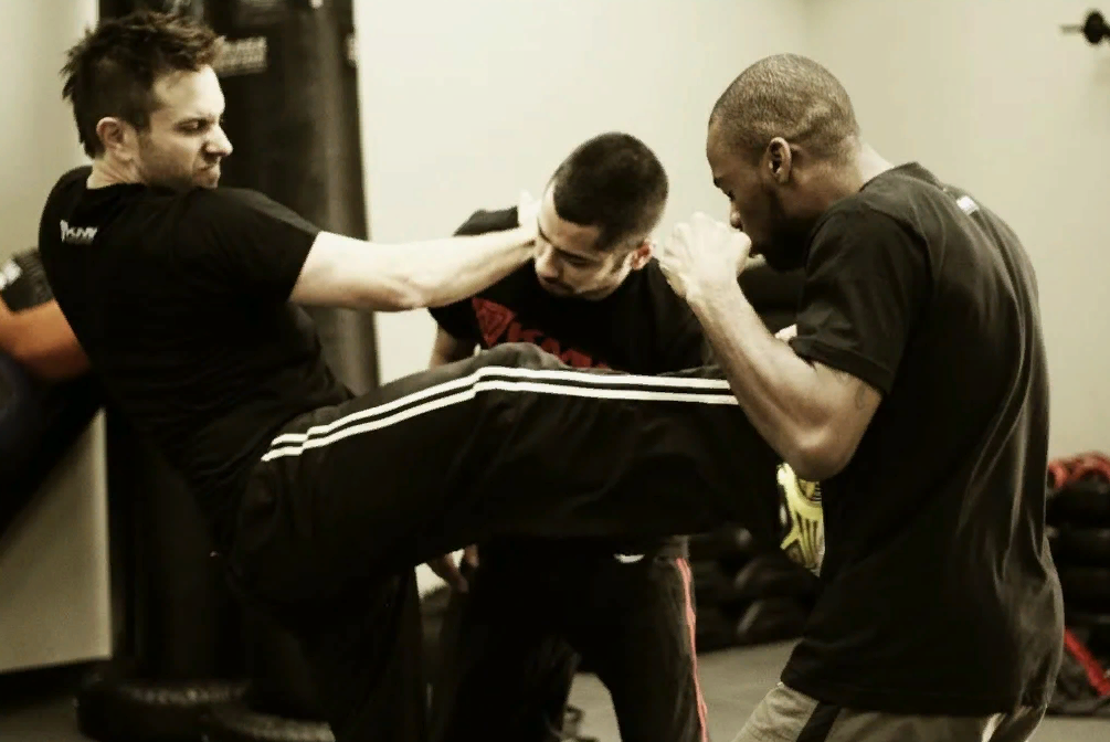 Самооборона. Крав мага реальный бой. Единоборства для самозащиты. Самооборона. Вин чун боевое искусство.