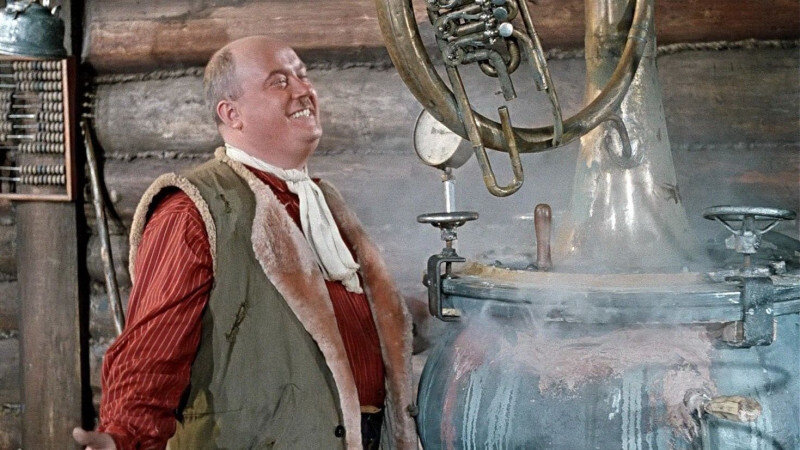     Самогонный аппарат. Кадр из фильма "Самогонщики". открытые источники в интернете