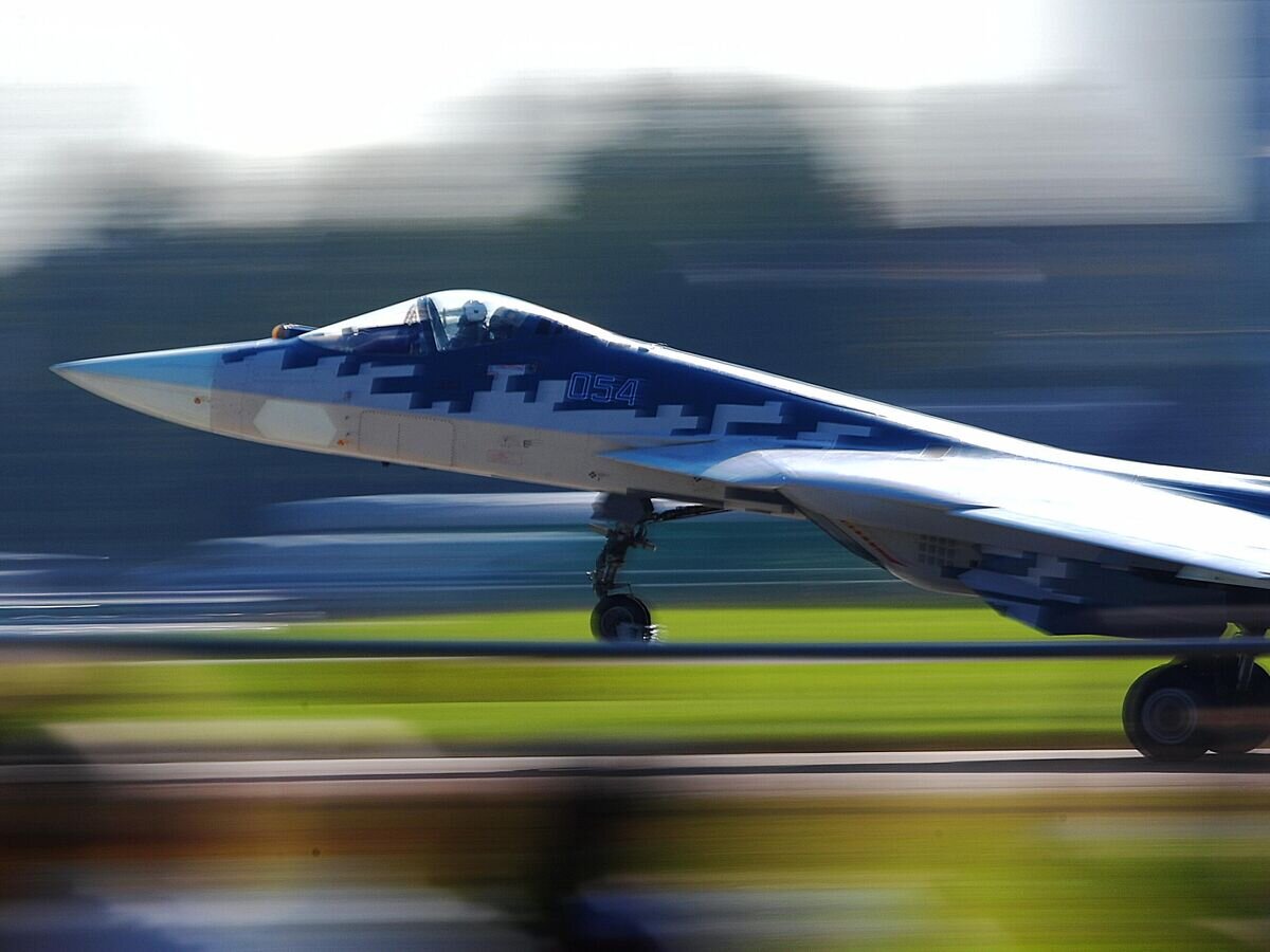    Российский многофункциональный истребитель пятого поколения Су-57 на Международном авиационно-космическом салоне МАКС-2019 © РИА Новости / Евгений Биятов