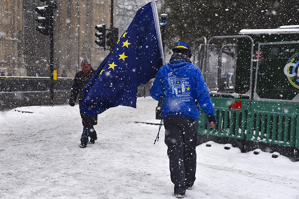 чехия мигранты пехотинцы. погода в германии и в европе. какая зима ожидается в европе. кострома зима 2022 фото. люди зимой на улице.