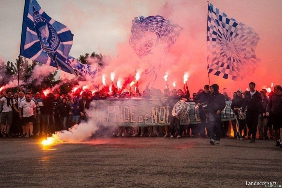    На болельщиков "Зенита" напали. Фото: vk.com/landscrona