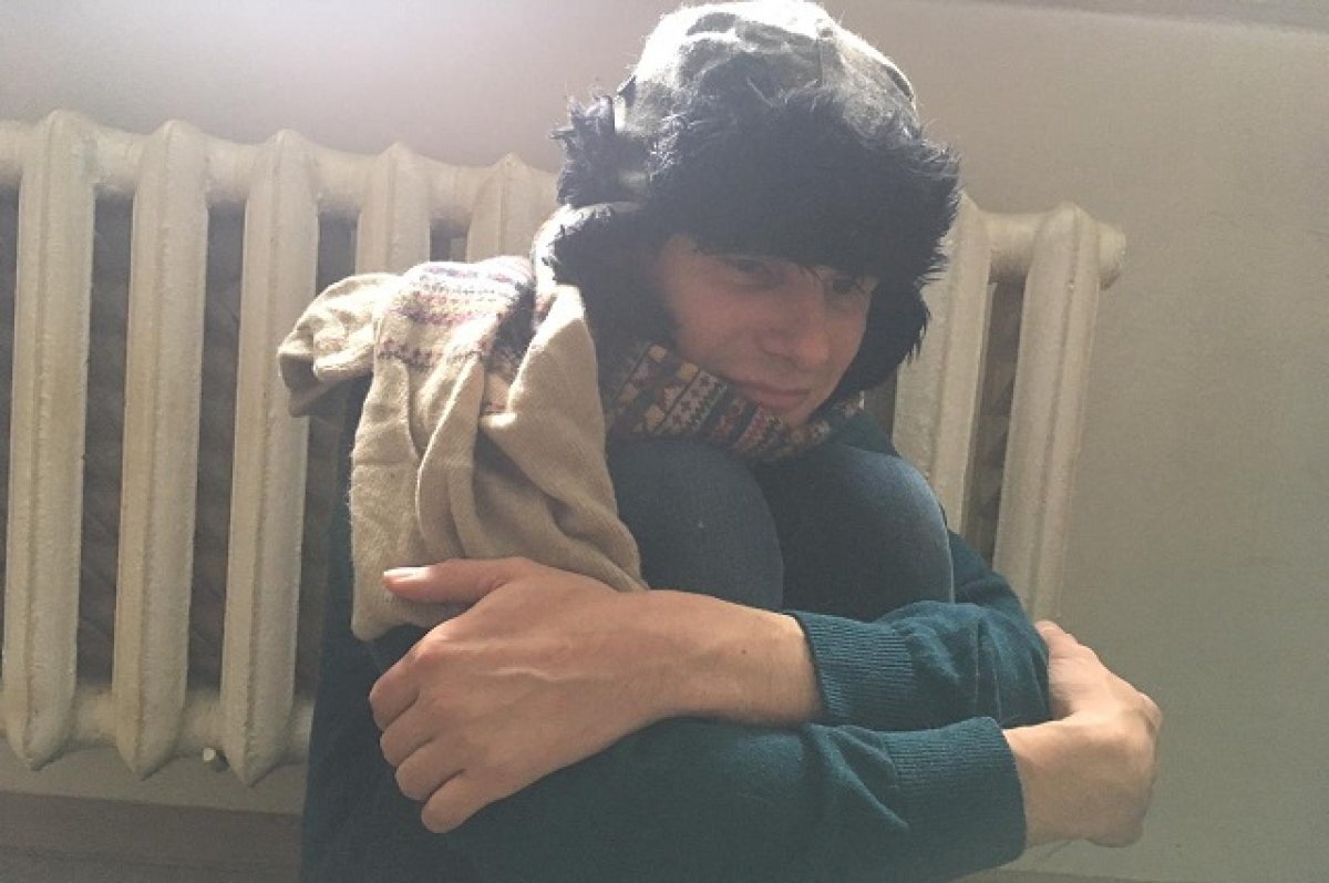    В здании сначала включили отопление, а затем отключили.