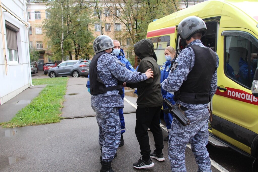 В Тверской области кареты скорой помощи взяла под охрану Росгвардия