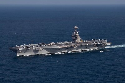    Американский авианосец USS Gerald Ford ©U.S. Navy photo by Mass Communication Specialist 2nd Class Jackson Adkins Wikipedia.org