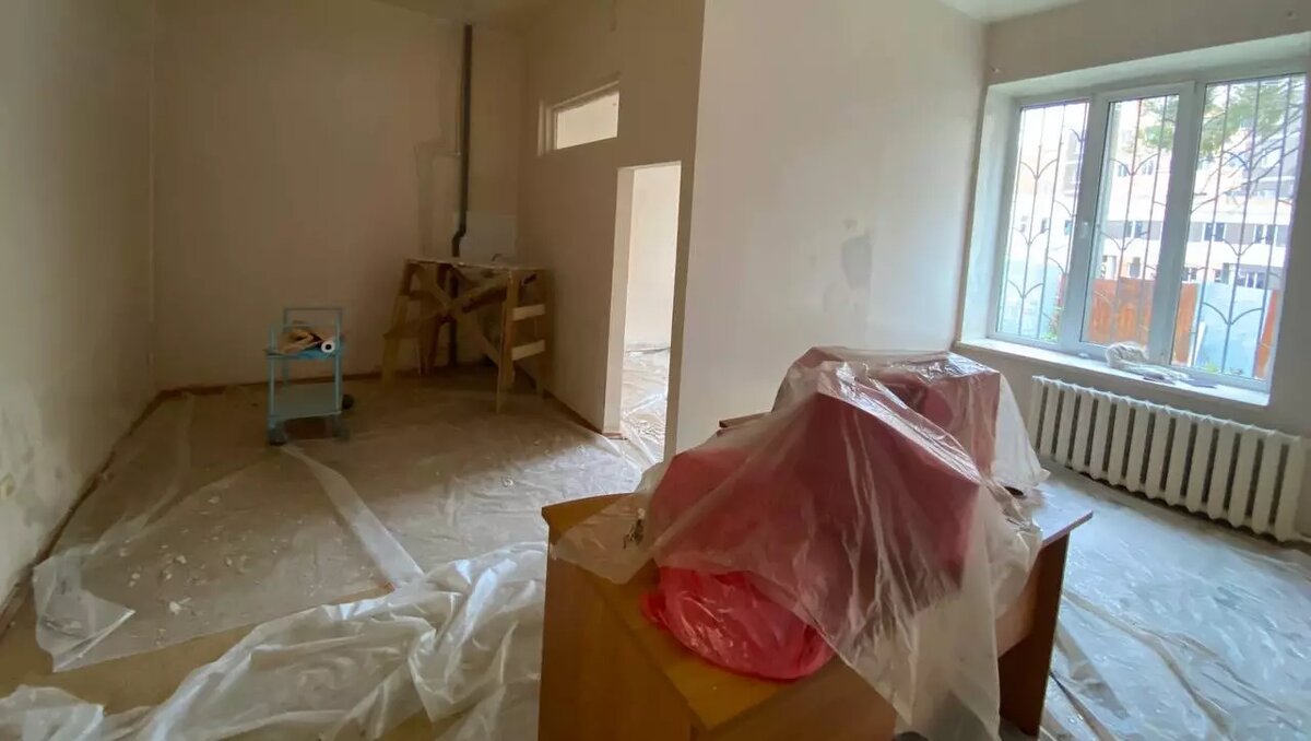     В Республиканской туберкулезной больнице в Ижевске начали ремонтировать кабинет функциональной диагностики — ежегодно обследования здесь проходят 5 тысяч пациентов. Об этом в соцсетях сообщила вице-премьер правительства Удмуртии Эльвира Пинчук.