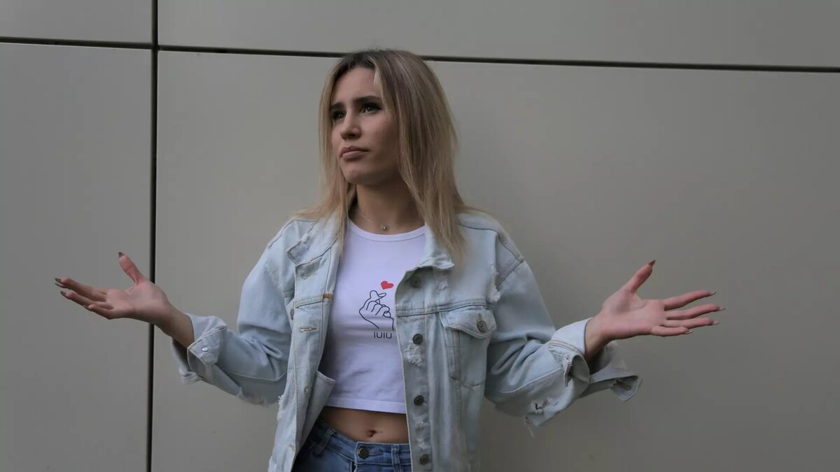     В Ростове очевидцы на камеру зафиксировали мужчину, который, по их словам, снимает штаны в кустах Пионерского парка в Западном микрорайоне. Корреспондент RostovGazeta узнал у ростовского психолога Маргариты Титовой, как вести себя ростовчанам при встрече с эксгибиционистом.