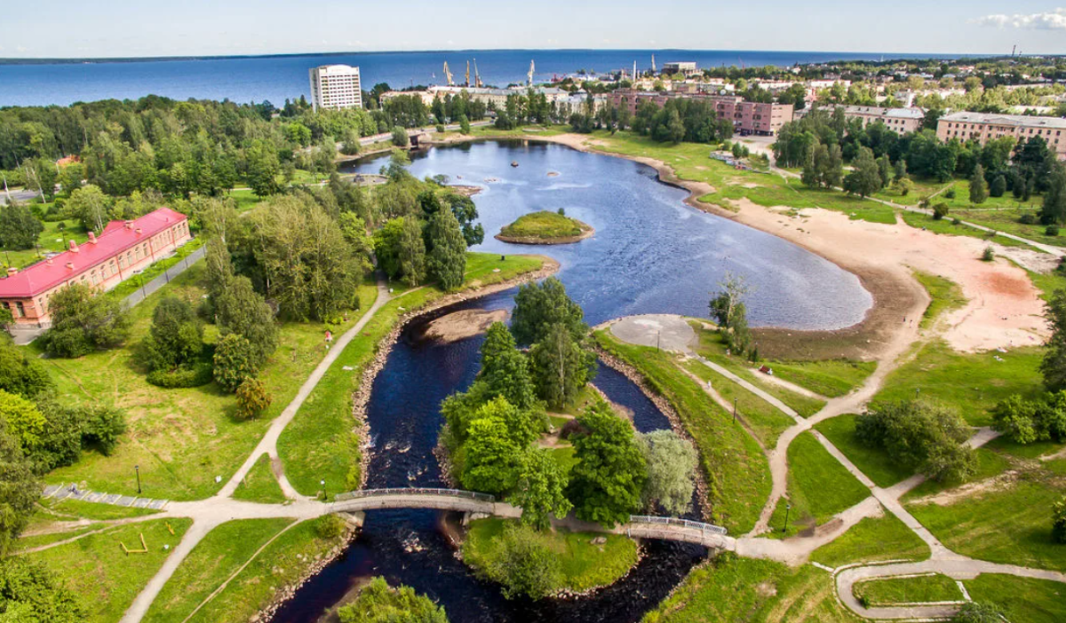 Карелия это город. Петрозаводск. Г Петрозаводск Республика Карелия. Карелия Петрозаводск лето. Карелия Петрозаводск летом.