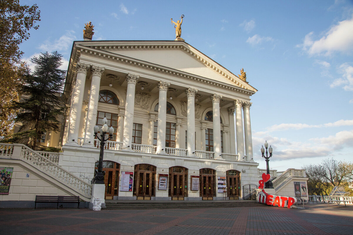 Артисты московских театров завершают в Севастополе сезон оперных вечеров |  Туристический портал Крыма Travel Crimea | Дзен