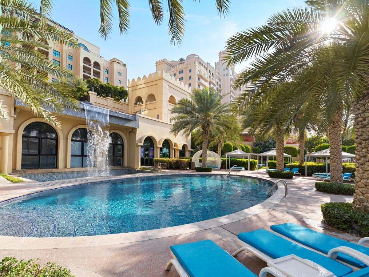 Москва дубай туры 2024. Fairmont Дубай. Fairmont the Palm Dubai 5 Пальма Джумейра. Fairmont Дубай отель. Fairmont the Palm косметика.