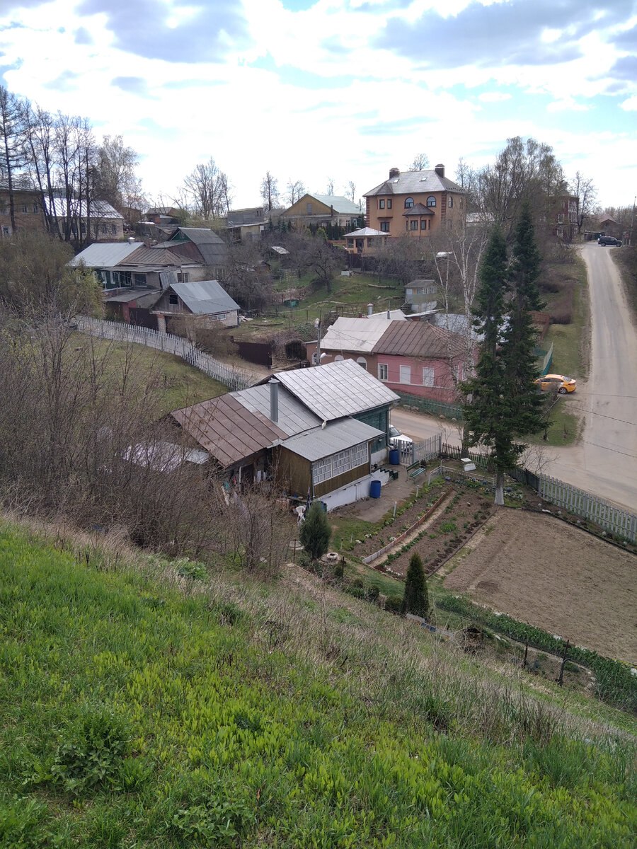 Наверху Соборной горы. Фото автора.