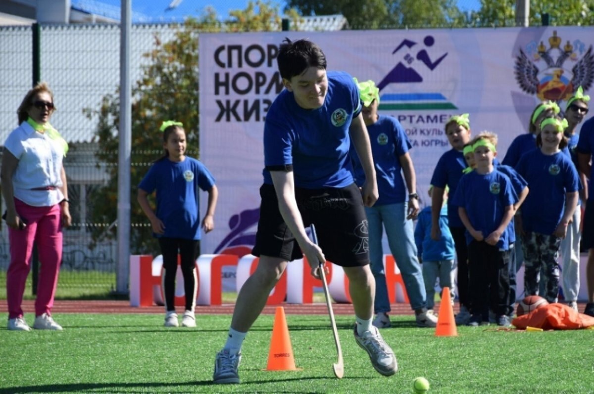    Здесь ребята смогут заниматься футболом, волейболом, баскетболом, а в зимнее время хоккеем.