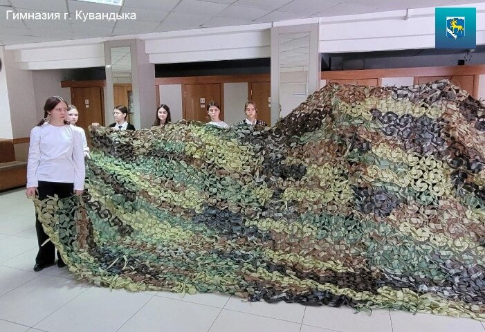    В Кувандыкском округе плетут маскировочные сети и готовят сухие обеды для бойцов СВО Кристина Просвиркина