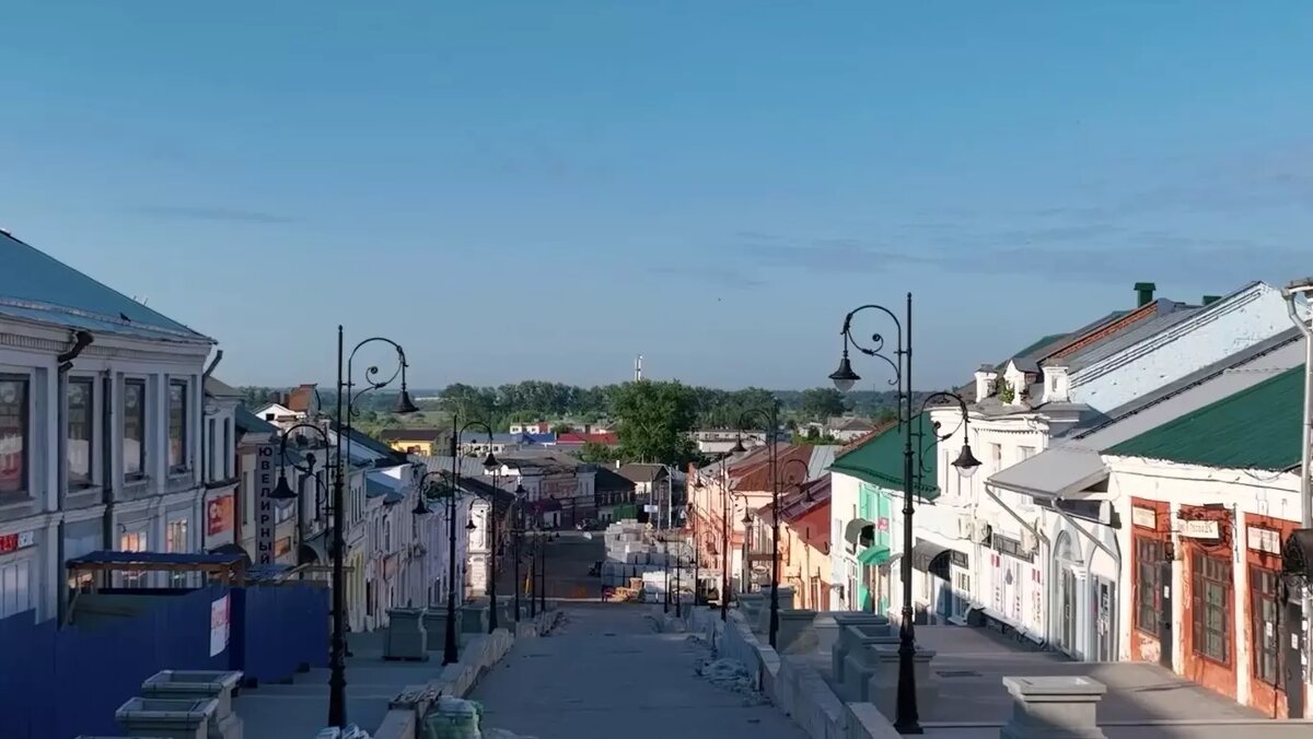     Историческую улицу Карла Маркса (Сальникова) в Арзамасе Нижегородской области ждут глобальные изменения. АНО «АСИРИС» опубликовало проект «Горький Арзамас» в своем Telegram-канале.