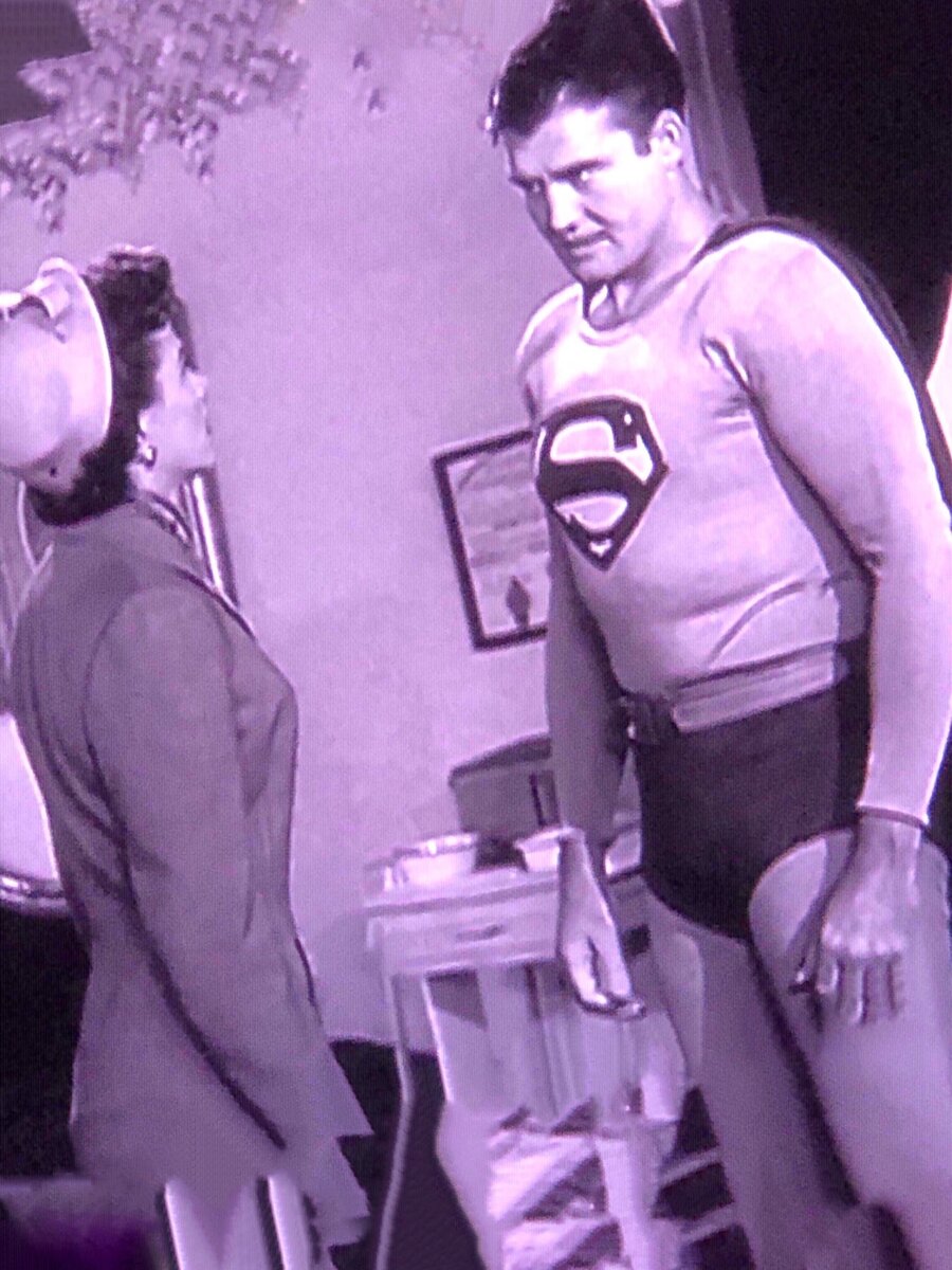    Филлис Коутс и Джордж Ривз на съемках "Супермена"Кадр из видео