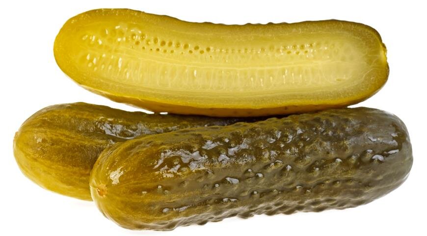 Солянка предполагает кислинку, поэтому будьте осторожны с солью, солеными огурцами и капустным рассолом