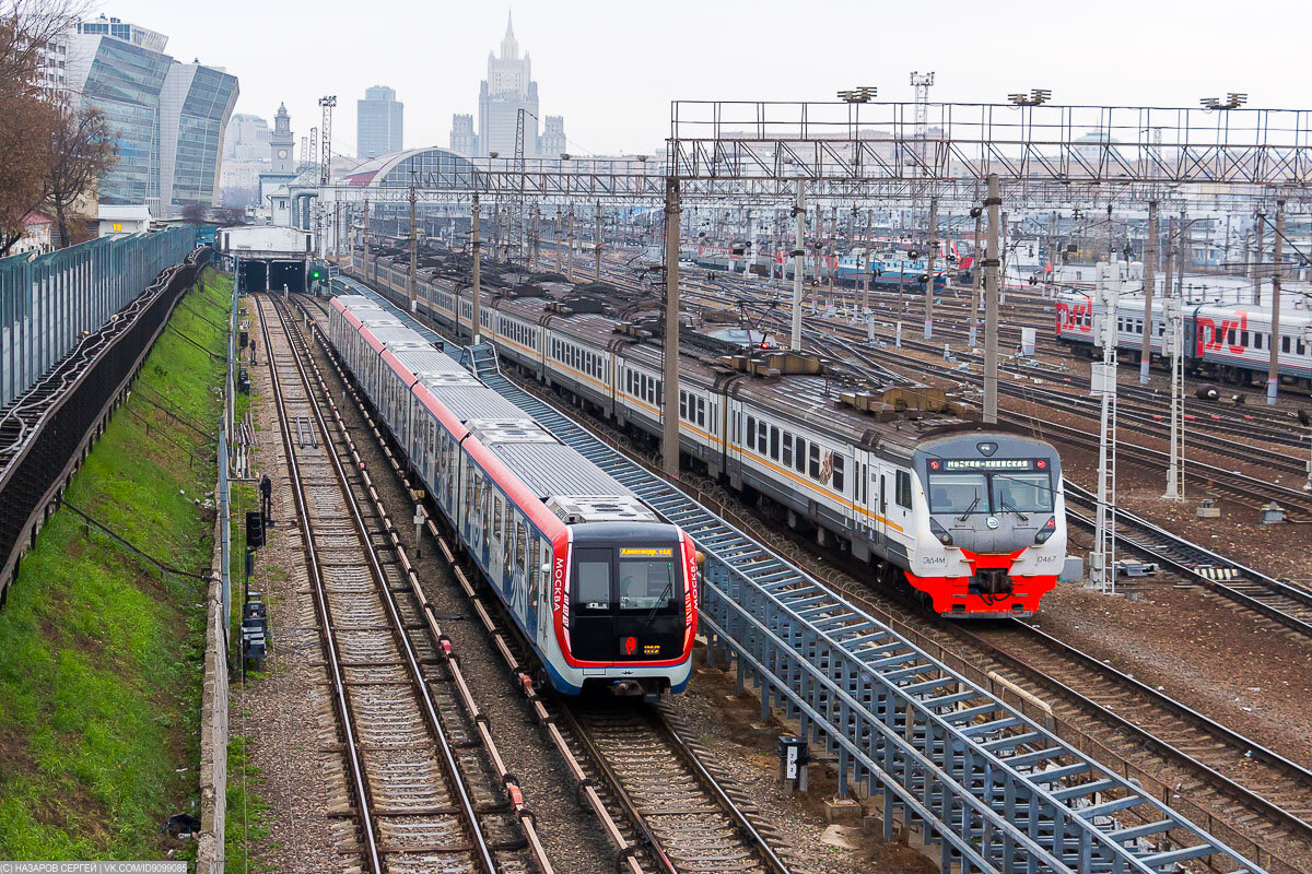 студенческая метро