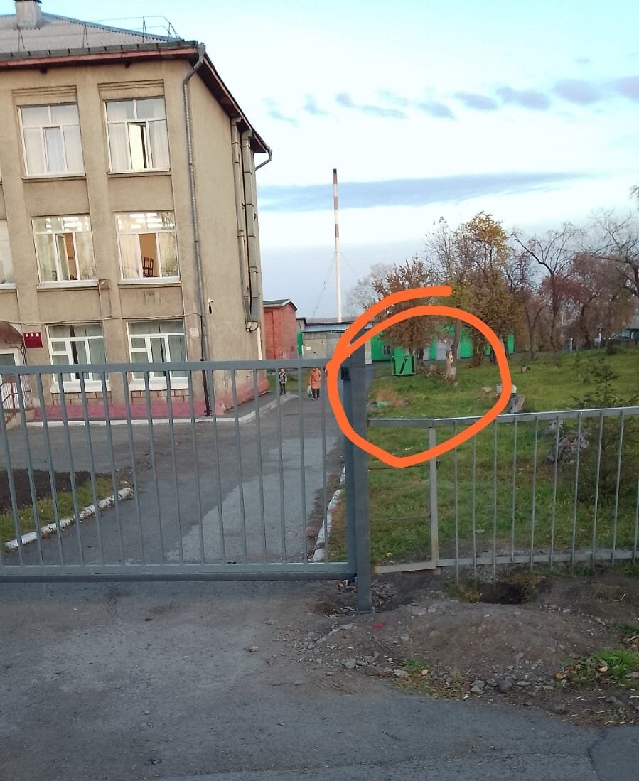 Новые ворота, фото муж мне отправлял