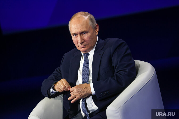    По словам Путина, утечки оружия с Украины происходят, но оружие вряд ли поставляется боевикам ХАМАС