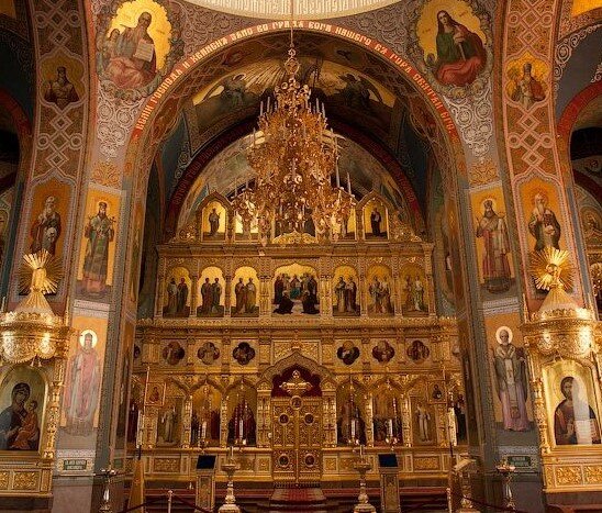 Внутреннее убранство православного храма