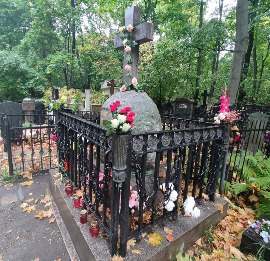 Могила доктора Гааза на Введенском кладбище 