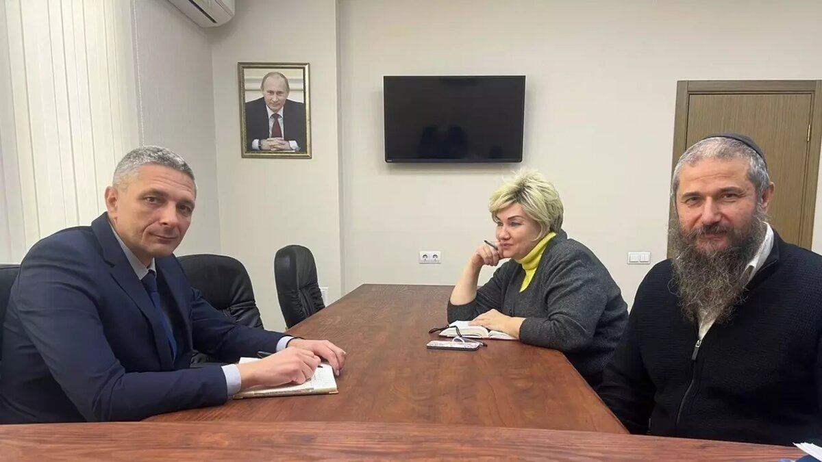     Состоялась встреча руководства оперативных подразделений полиции региона и главы еврейской общины в Волгоградской области.