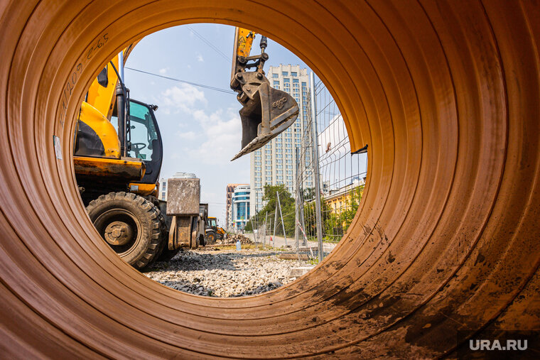   В Запорожье массово меняют трубы