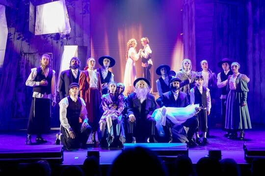    Как самая знаменитая еврейская пьеса XX века захватила мир