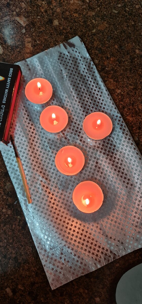 Сегодня пятая свеча о мире для всех!🙏🏻🙏🏻🙏🏻Пусть в Ваших домах будет душевный покой и  здравия всем.❤️❤️❤️.