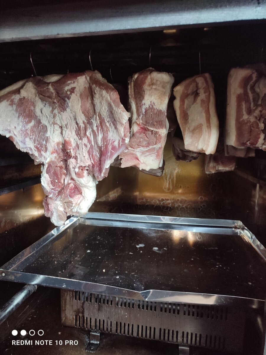 Это только развесили