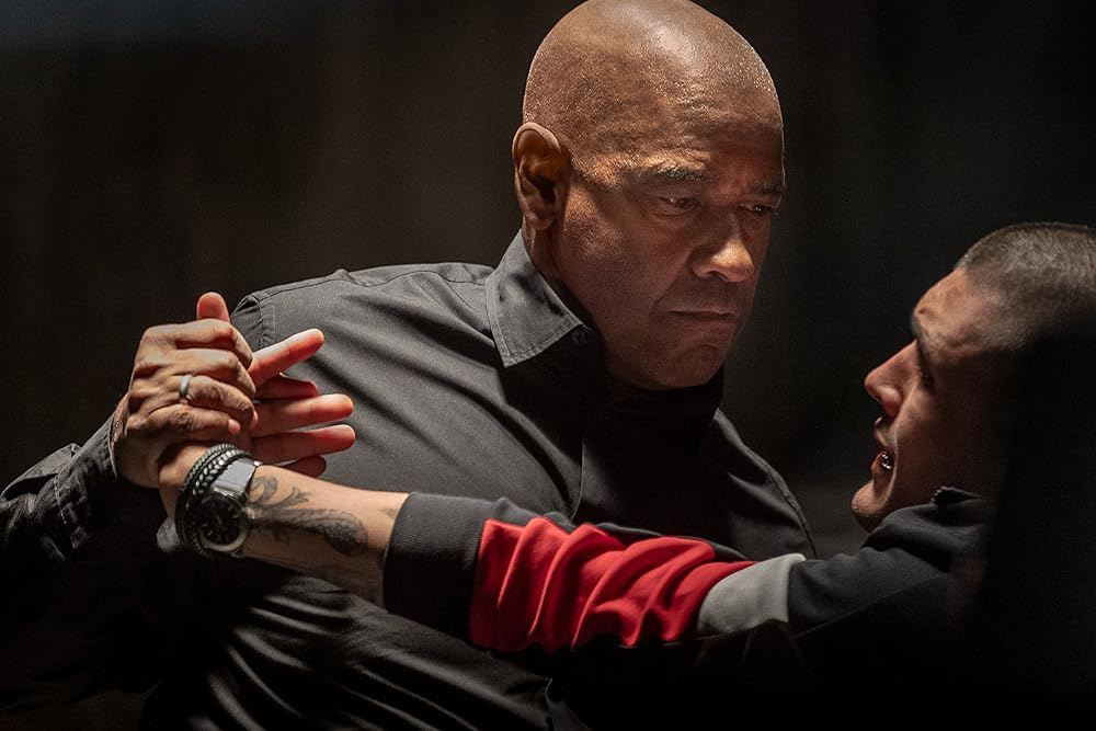Кадр из фильма The Equalizer 3. Режиссер: Антуан Фукуа. Оператор: Роберт Ричардсон. Производство: Columbia Pictures Corporation, Eagle Pictures, Escape Artists, Sony Pictures Entertainment (SPE), TSG Entertainment, ZHIV Productions