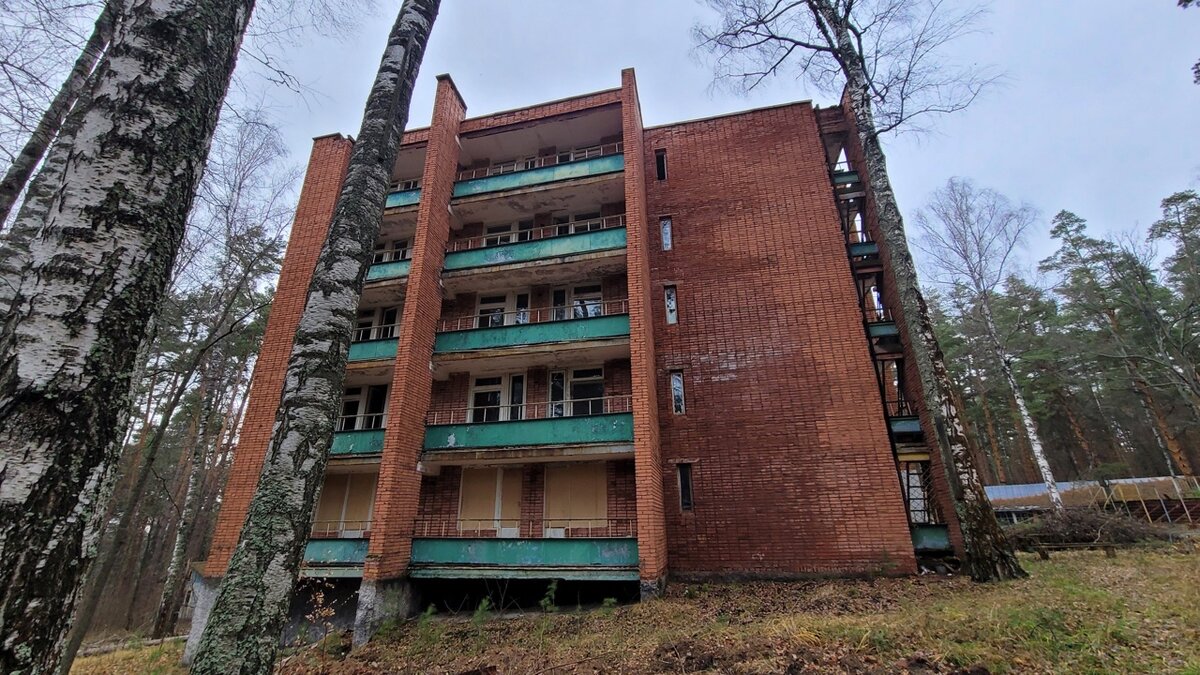 Заброшенный городок в глухом лесу. Секретный бункер СССР под землей |  Русские тайны | Дзен