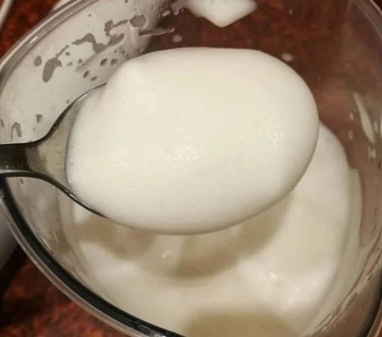 взбитый бульон от варки нута (аквафаба)