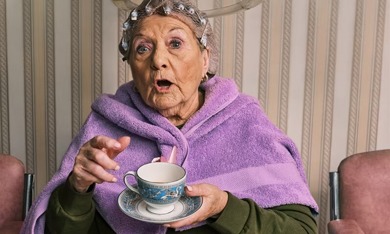 Рекламная компания «Florentine Turquoise like you’ve never seen it» («Флорентийская бирюза, какой вы ее никогда не видели»). Wedgwood, Англия. Коллекция «Florentine Turquoise» впервые была представлена в 1931 году. Сейчас они немного освежили роспись. Коллекция отличается богатством изящно выполненных вручную мотивов, контрастирующих с чистотой белого тонкого костяного фарфора. 