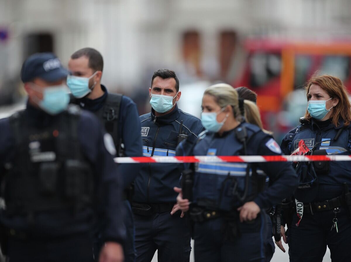    Полиция во Франции© AP Photo / Daniel Cole