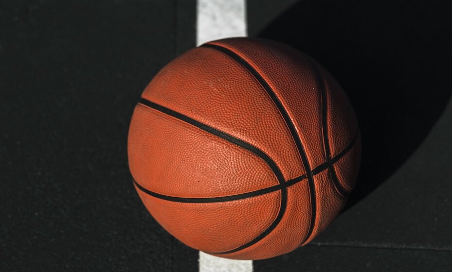    Американского баскетболиста могут посадить на 28 лет за вооруженное нападение. Фото: Freepik
