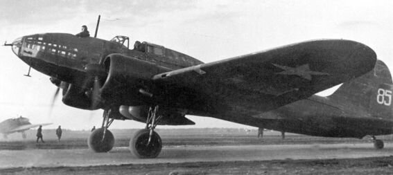 Ил-4 (ДБ-3Ф) готовится к взлету