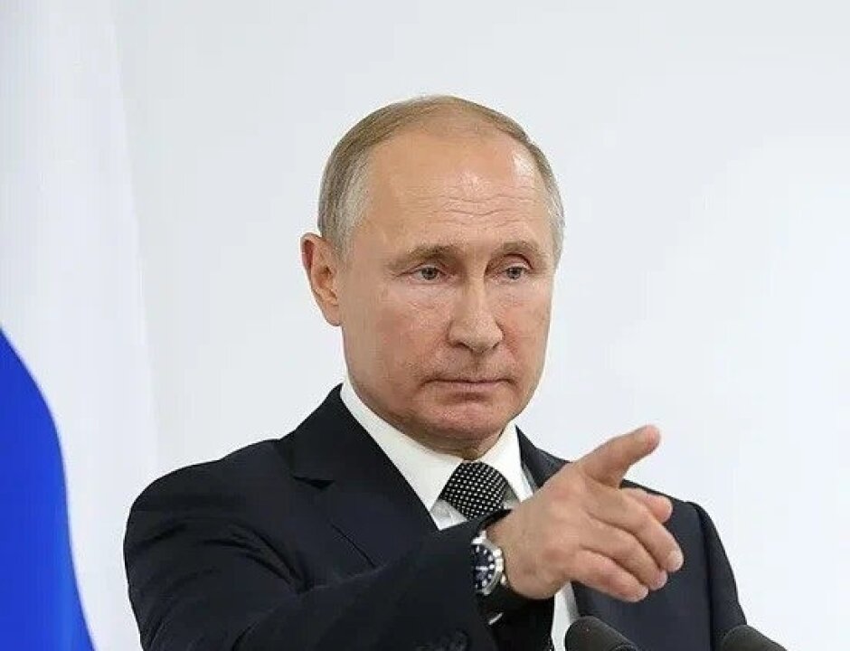    Путин заявил, что Израиль подвергся жестокой атаке и имеет право на защиту