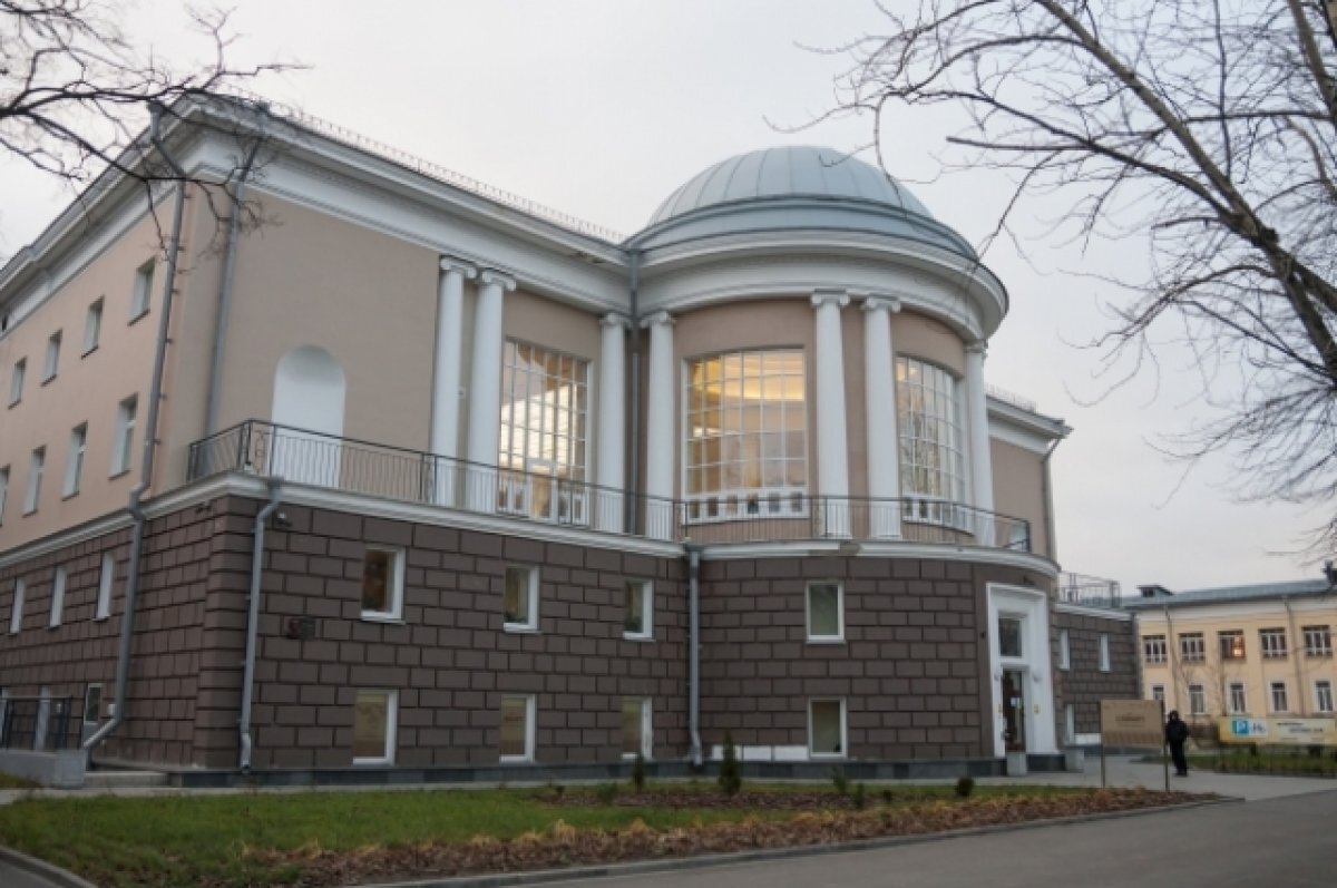    Шандалович поздравил Национальную библиотеку Карелии со 190-летием